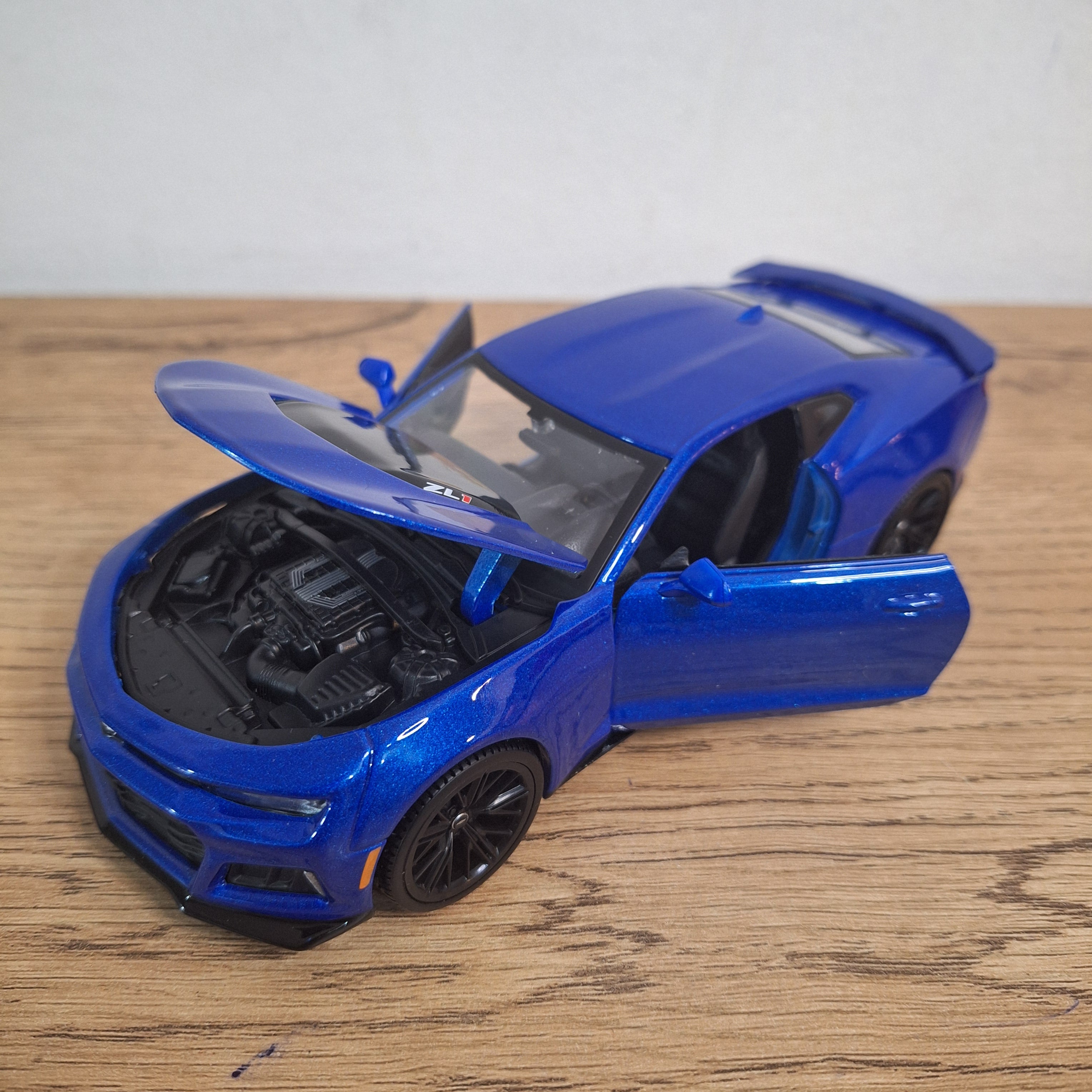 Chevrolet Camaro ZL1 2017 (1:24)