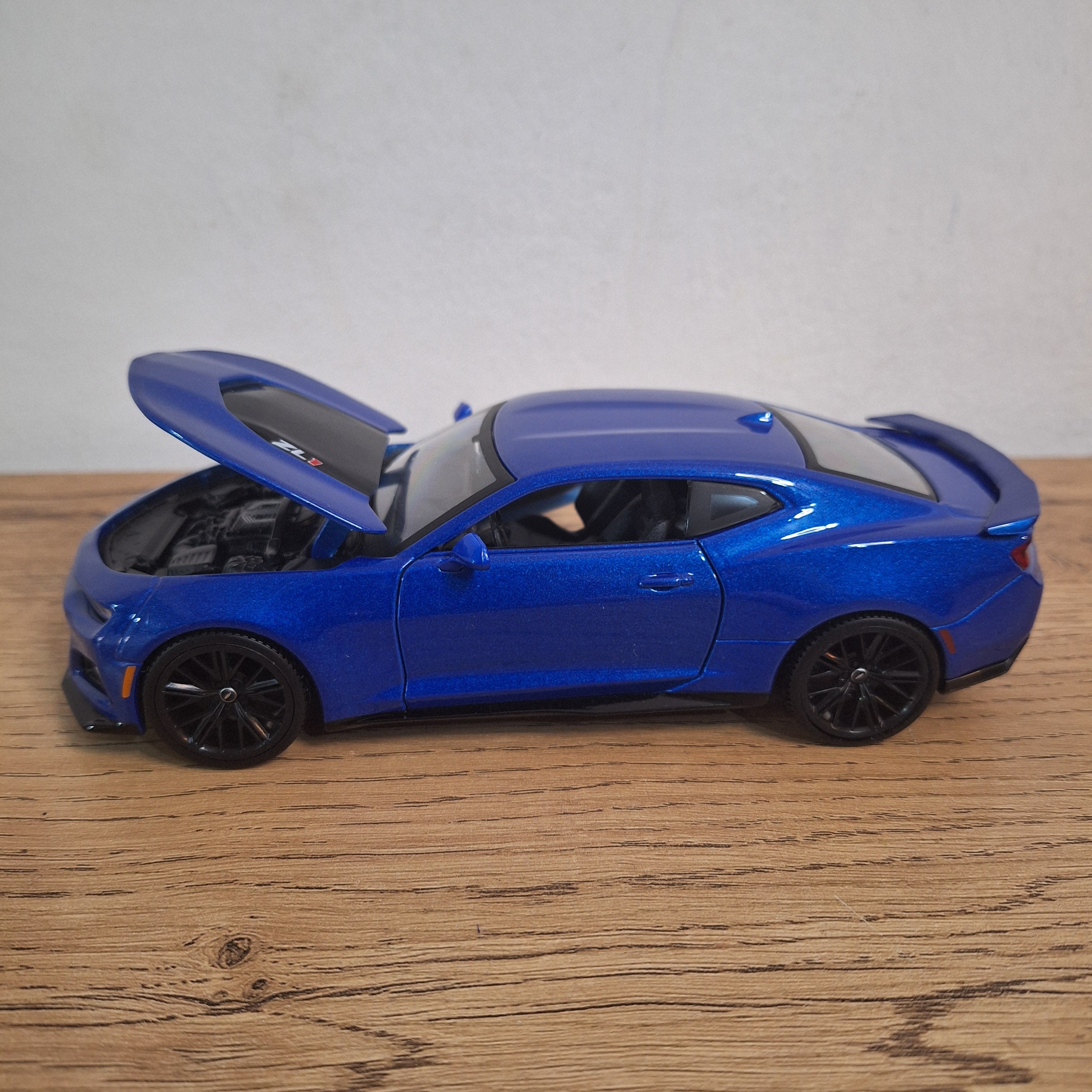 Chevrolet Camaro ZL1 2017 (1:24)