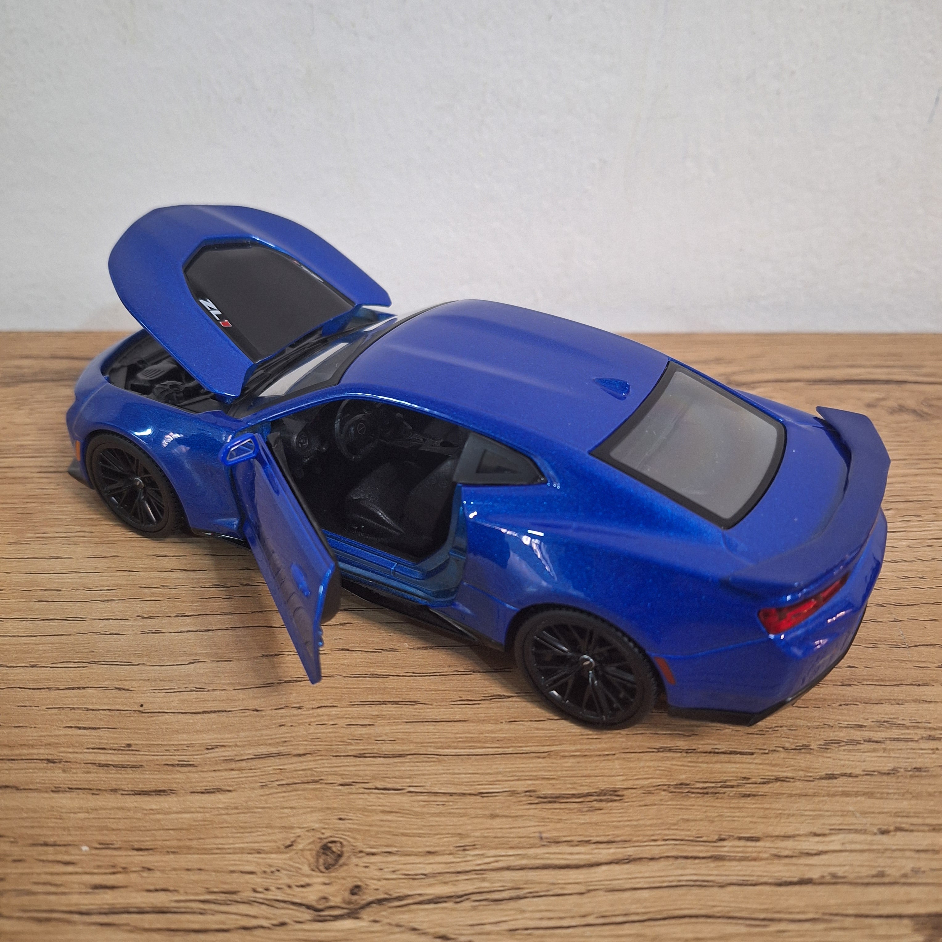 Chevrolet Camaro ZL1 2017 (1:24)