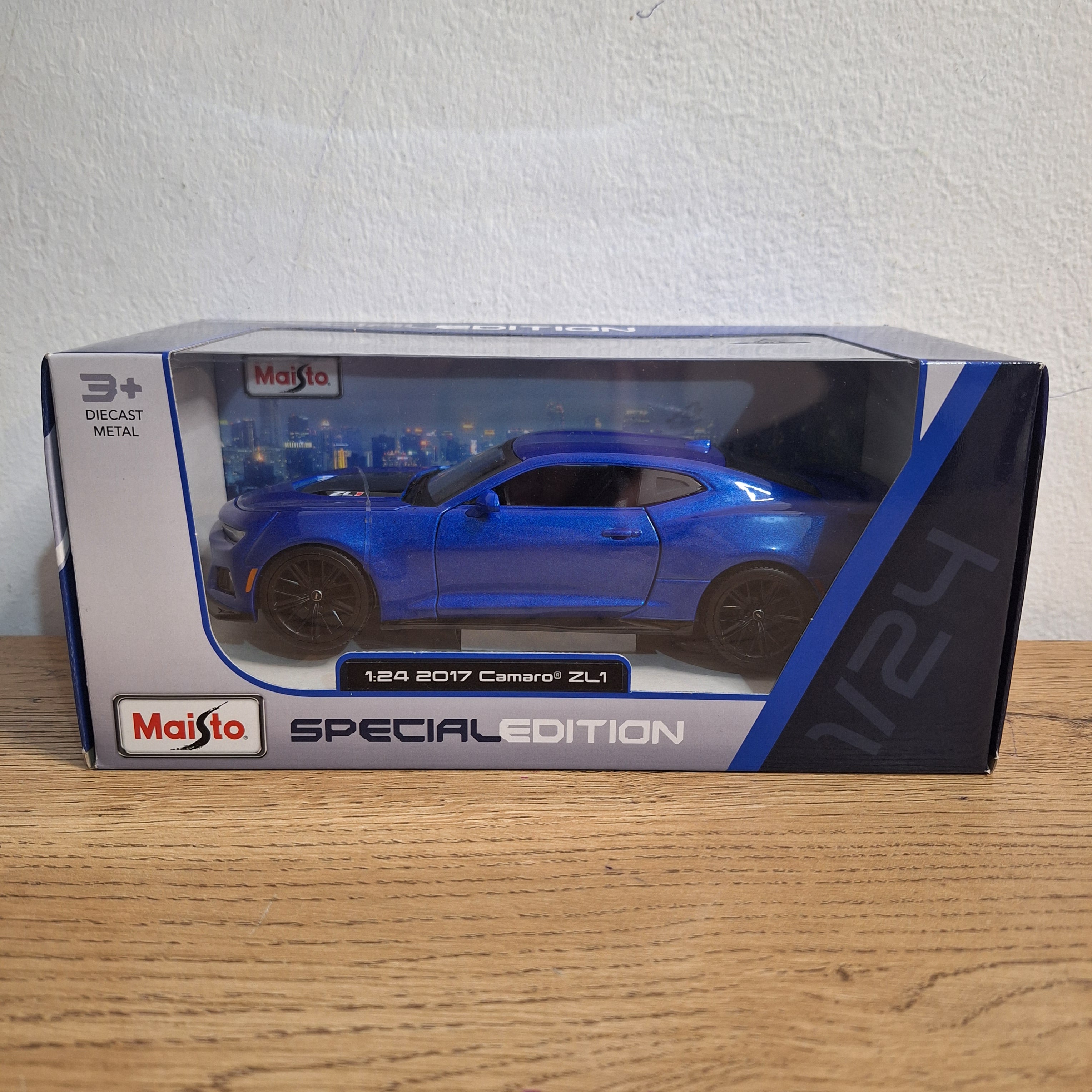 Chevrolet Camaro ZL1 2017 (1:24)