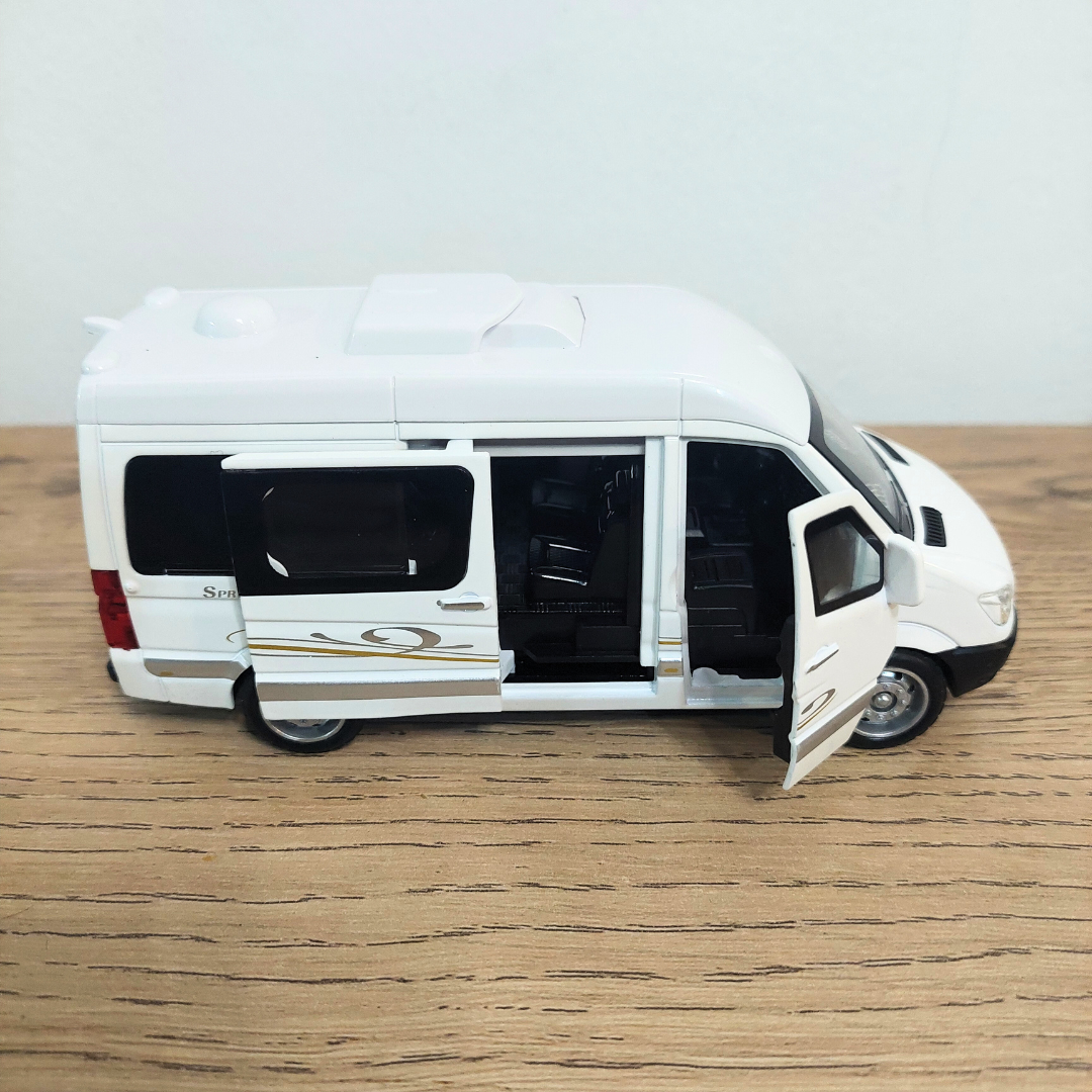 MERCEDES BENZ SPRINTER (1:32)