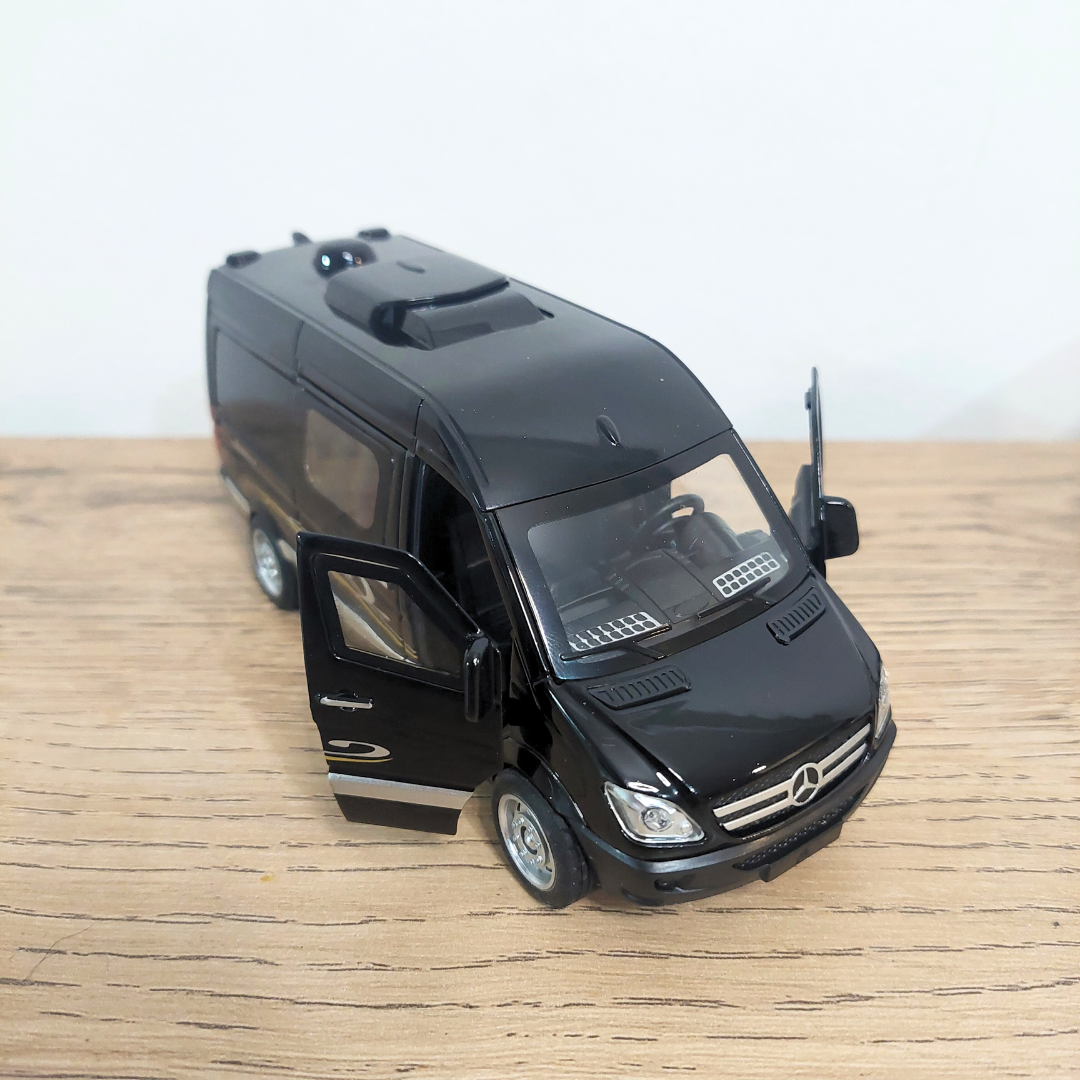 MERCEDES BENZ SPRINTER (1:32)