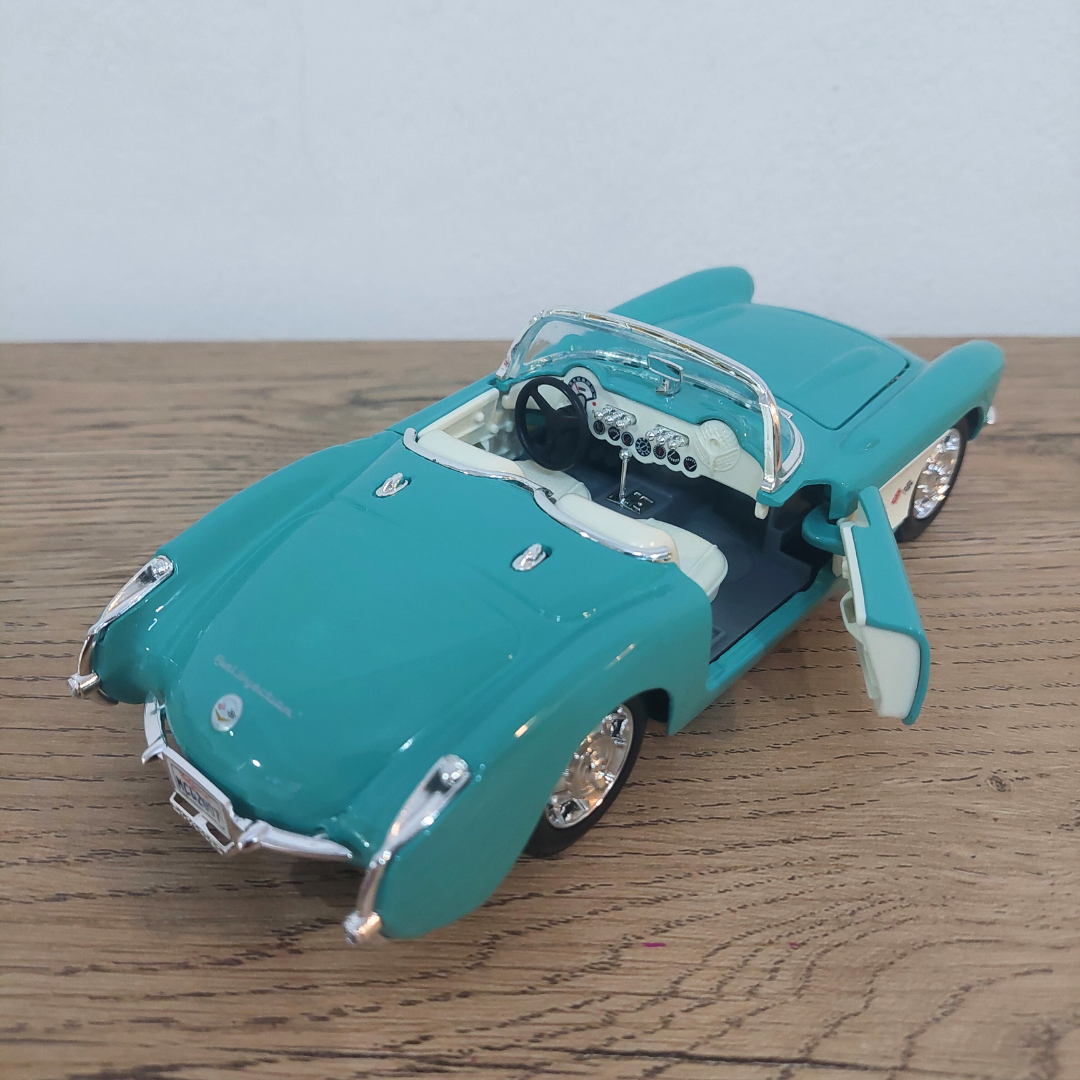 CHEVROLET CORVETTE (1957) (1:24)