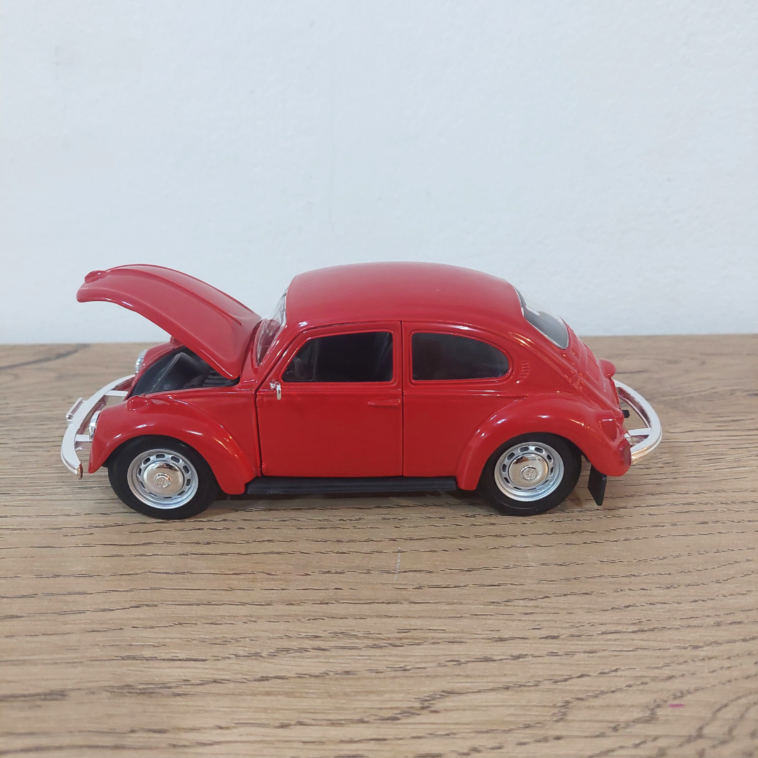 VOLKSWAGEN BEETLE (1:24)